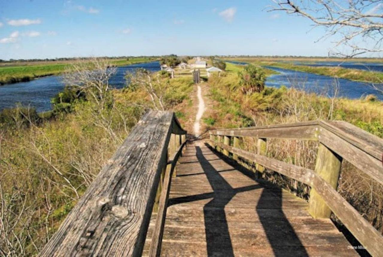 Cozy Lake Home With Ranch Flair & Hammock, FirepitPahokee エクステリア 写真